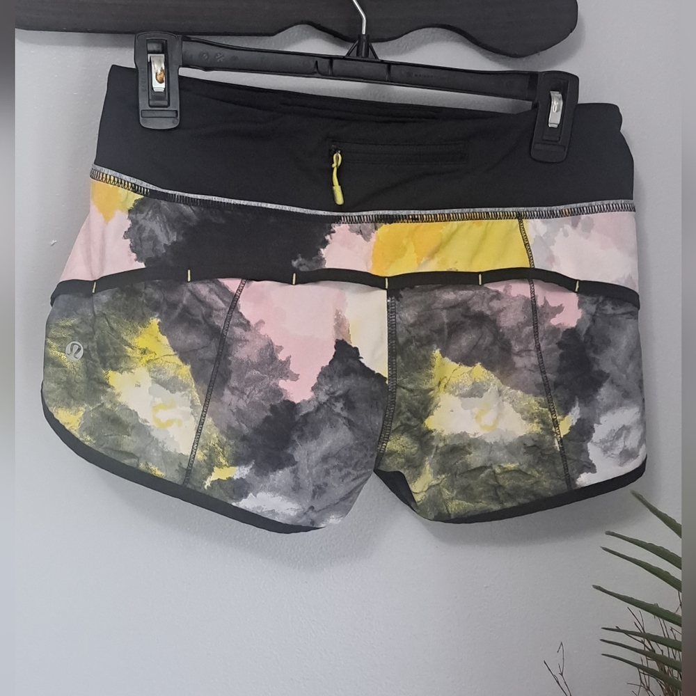 LuluLemon Speed Shorts Citron Tinted Canvas Sz 4